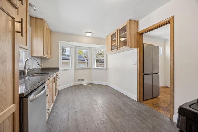 1652 Atlantic Street, Saint Paul, MN 55106