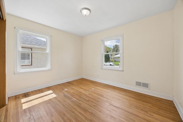 1652 Atlantic Street, Saint Paul, MN 55106