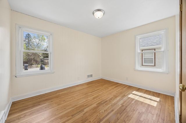 1652 Atlantic Street, Saint Paul, MN 55106