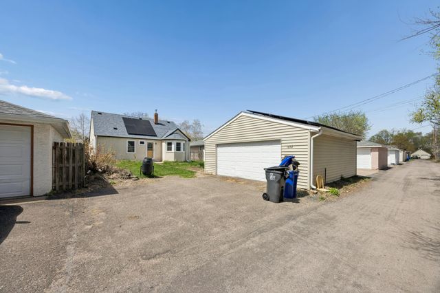 1652 Atlantic Street, Saint Paul, MN 55106