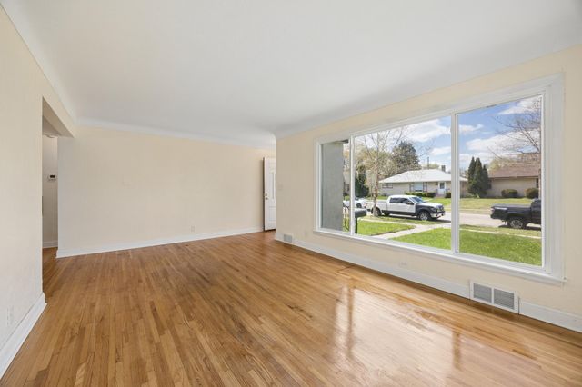 1652 Atlantic Street, Saint Paul, MN 55106