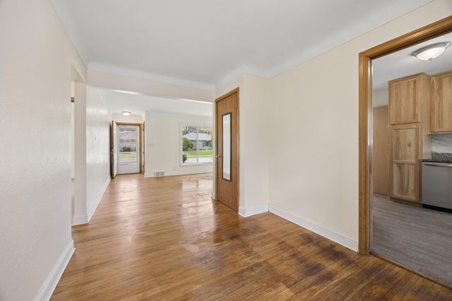1652 Atlantic Street, Saint Paul, MN 55106