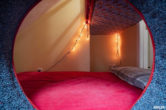 1300 W Brewster Road, Herrin, IL 62948