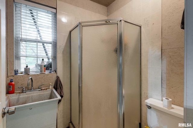 1300 W Brewster Road, Herrin, IL 62948