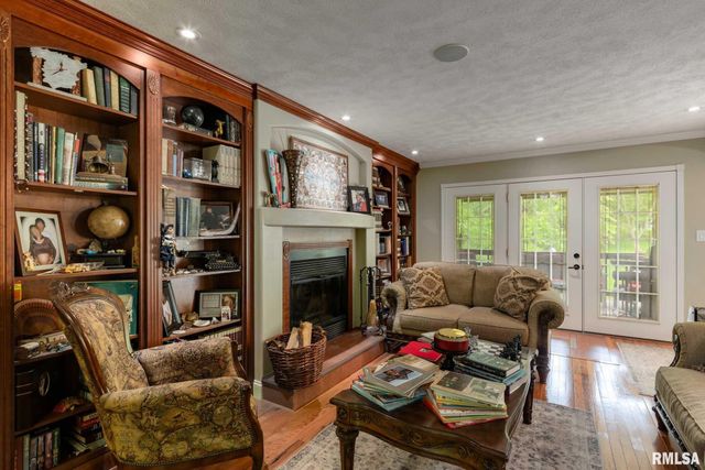 1300 W Brewster Road, Herrin, IL 62948