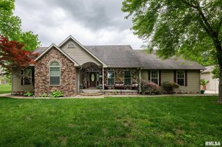 1300 W Brewster Road, Herrin, IL 62948