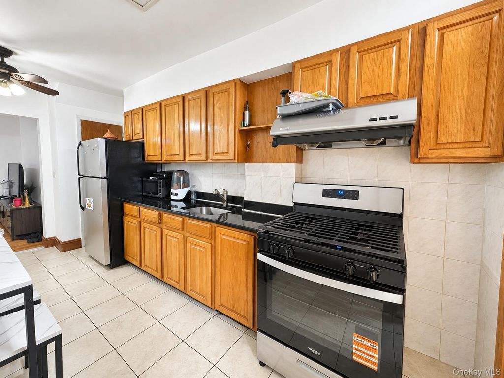 147-48 24th Avenue, Whitestone, NY 11357 — photo 5