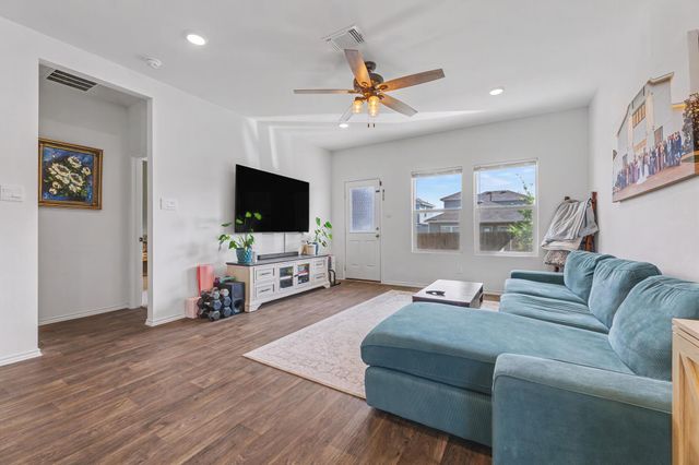 209 Ehrlich ST, Kyle, TX 78640