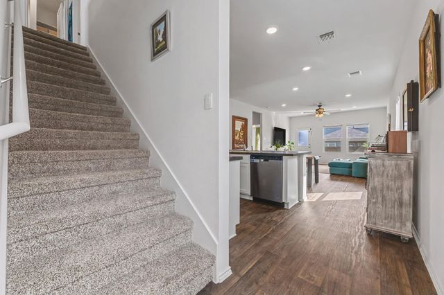 209 Ehrlich ST, Kyle, TX 78640