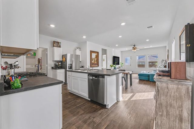 209 Ehrlich ST, Kyle, TX 78640