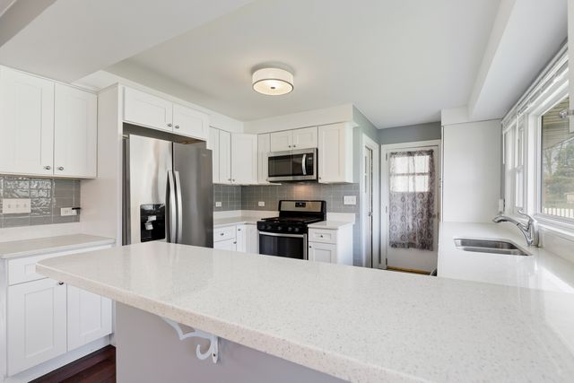 1807 Glenwood Avenue, Joliet, IL 60435