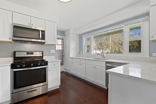 1807 Glenwood Avenue, Joliet, IL 60435