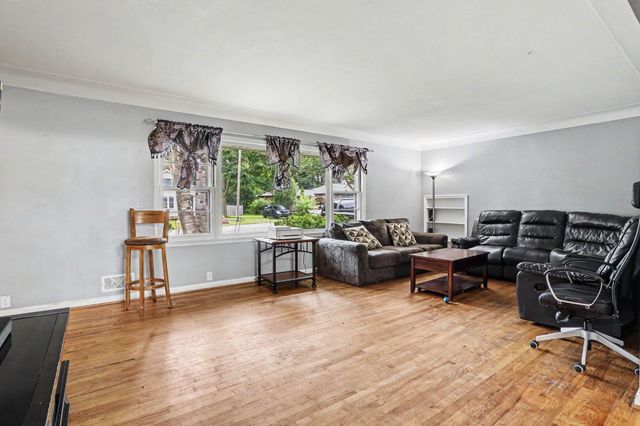 1021 Farrell Avenue, Kalamazoo City, MI 49006