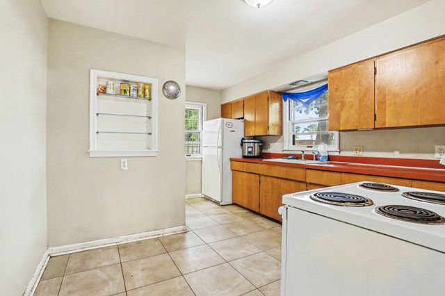 1021 Farrell Avenue, Kalamazoo City, MI 49006