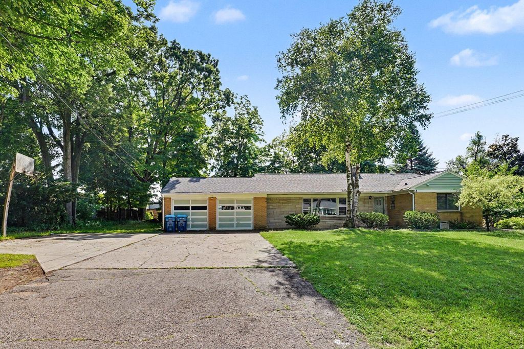 1021 Farrell Avenue, Kalamazoo City, MI 49006