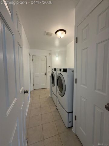 25499 Wyngate Court, Huron Charter Township, MI 48134