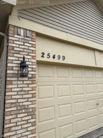 25499 Wyngate Court, Huron Charter Township, MI 48134