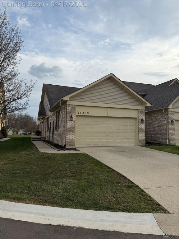 25499 Wyngate Court, Huron Charter Township, MI 48134