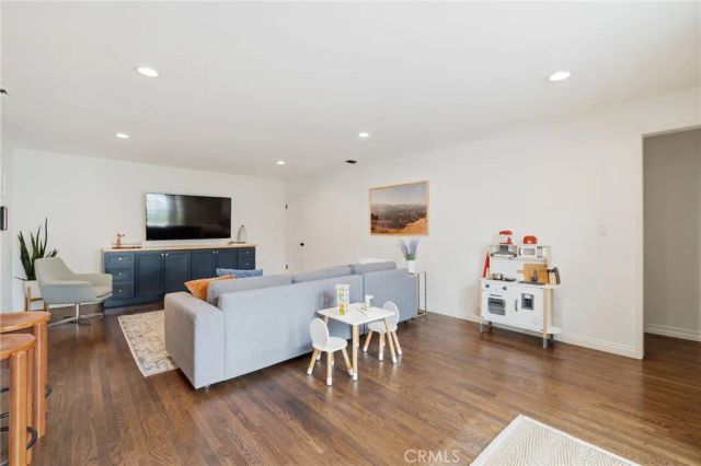 5423 Columbus Ave, Sherman Oaks, CA 91411
