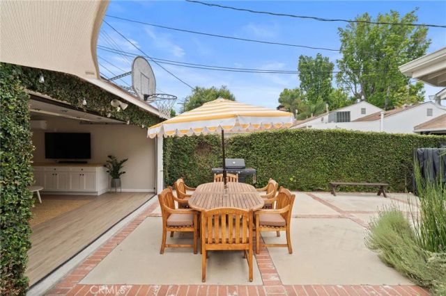 5423 Columbus Ave, Sherman Oaks, CA 91411