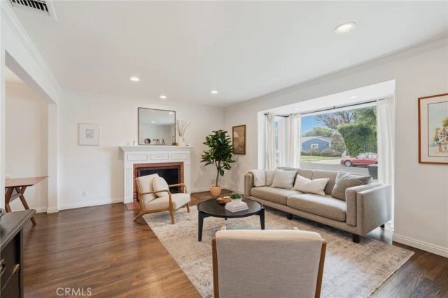 5423 Columbus Ave, Sherman Oaks, CA 91411