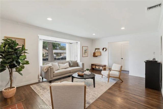5423 Columbus Ave, Sherman Oaks, CA 91411