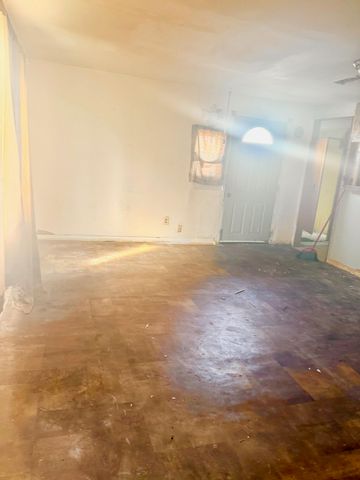 725 Minnie Street, Michigan City, IN 46360