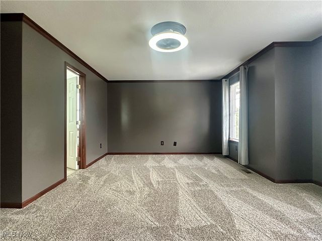 95 Cheyenne Drive, Girard, OH 44420