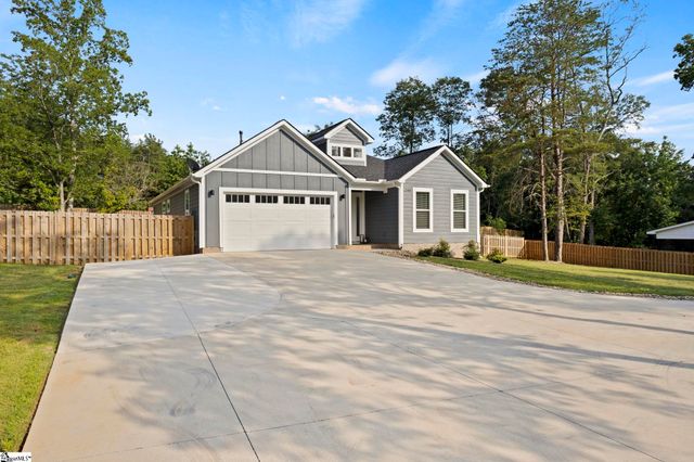 240 E Darby Road, Taylors, SC 29687