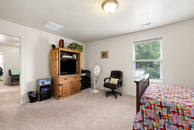 3714 E Holly Ridge Dr, Nampa, ID 83686