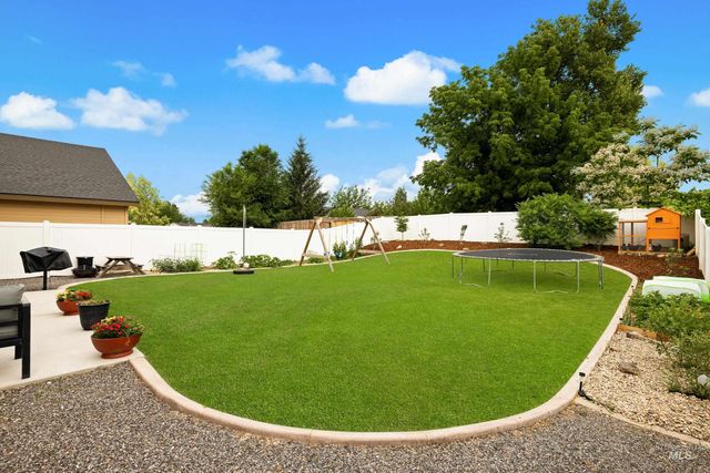 3714 E Holly Ridge Dr, Nampa, ID 83686