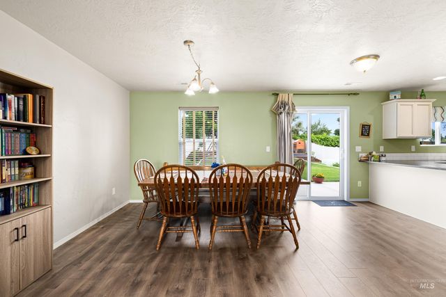 3714 E Holly Ridge Dr, Nampa, ID 83686