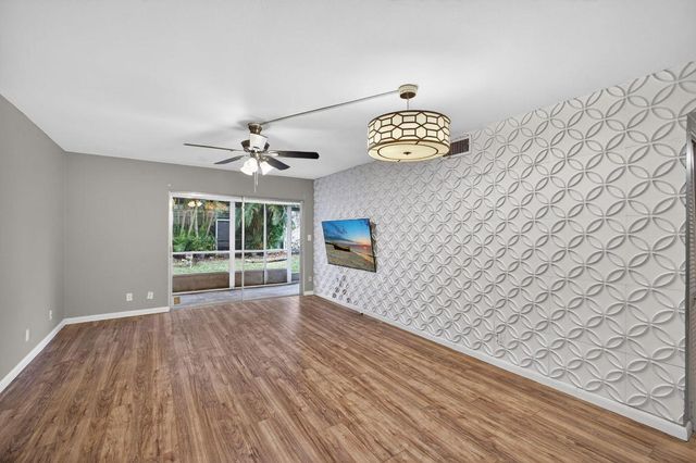 10821 N Military Trail 3, Palm Beach Gardens, FL 33410