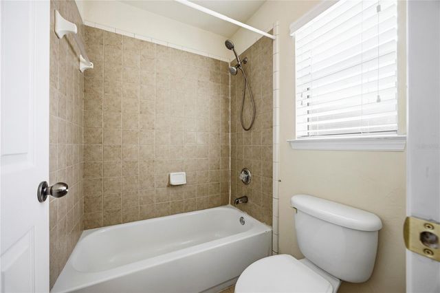 11685 NW 19TH PLACE, Gainesville, FL 32606