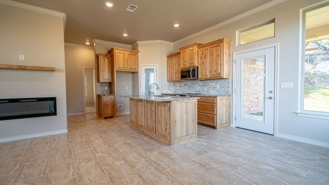 2718 Austin Drive, Granbury, TX 76048