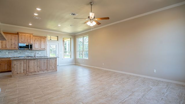 2718 Austin Drive, Granbury, TX 76048