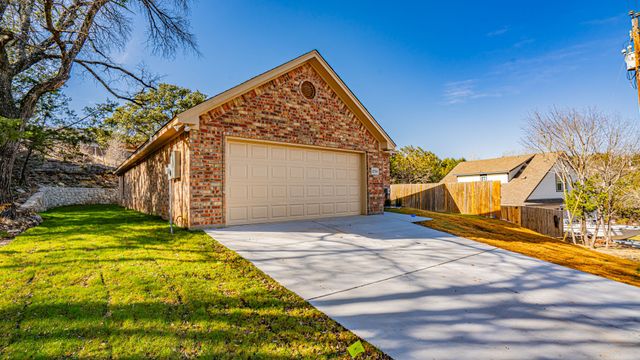 2718 Austin Drive, Granbury, TX 76048