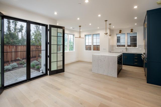 737 Linden Avenue, Burlingame, CA 94010