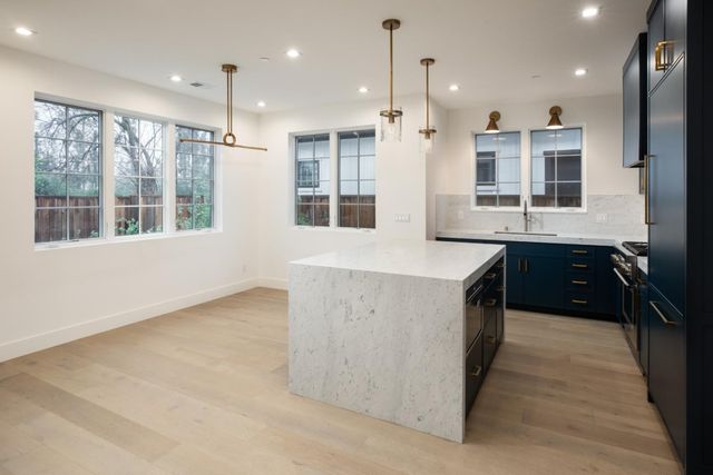 737 Linden Avenue, Burlingame, CA 94010