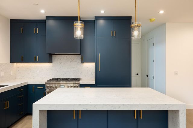 737 Linden Avenue, Burlingame, CA 94010