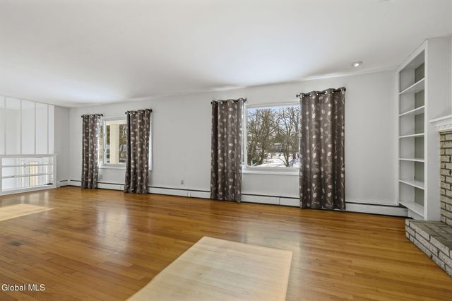 41 Sweet Brier Drive, Clifton Park, NY 12019