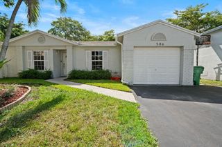 586 Abingdon Way, Davie, FL 33325