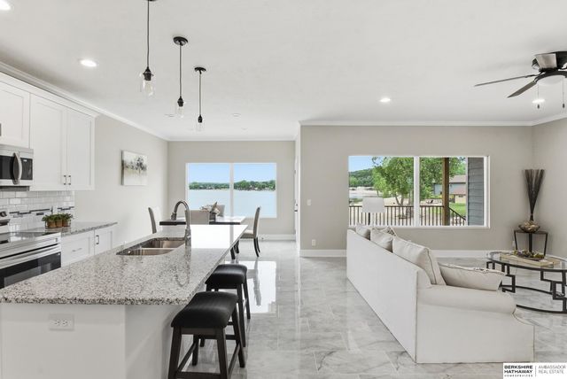 17214 Chalet Drive, Bellevue, NE 68123