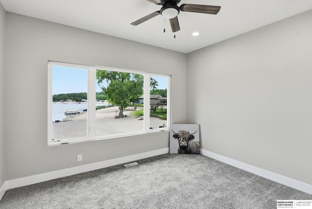 17214 Chalet Drive, Bellevue, NE 68123