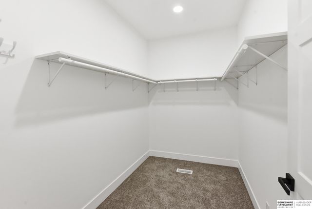 17214 Chalet Drive, Bellevue, NE 68123