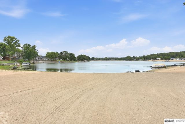17214 Chalet Drive, Bellevue, NE 68123
