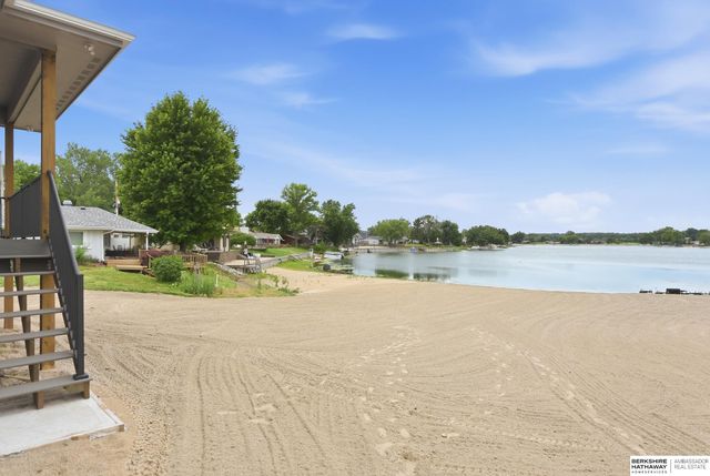 17214 Chalet Drive, Bellevue, NE 68123