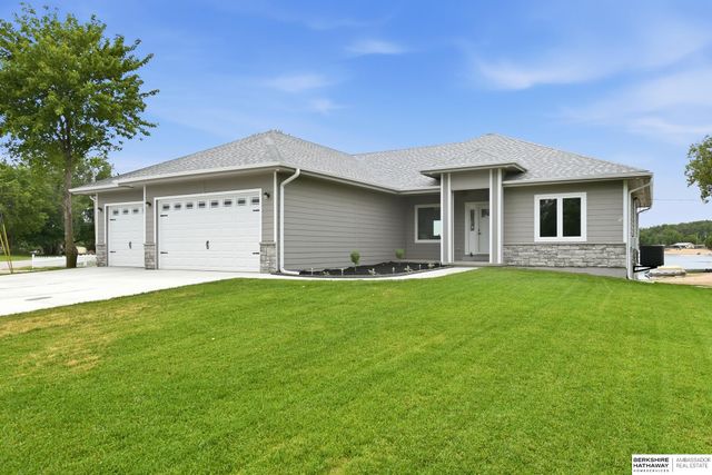 17214 Chalet Drive, Bellevue, NE 68123