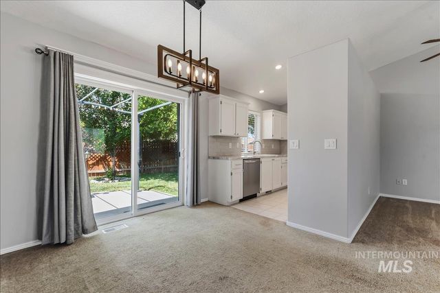 329 Palace Way, Nampa, ID 83687