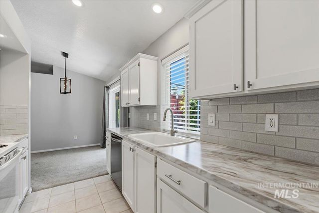 329 Palace Way, Nampa, ID 83687